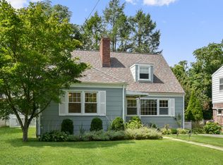 8 Roy Pl, Eastchester, NY 10709