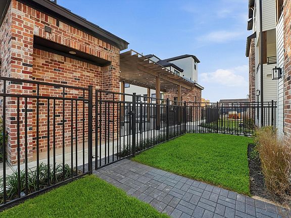 3rd image of 9211 Fort George St