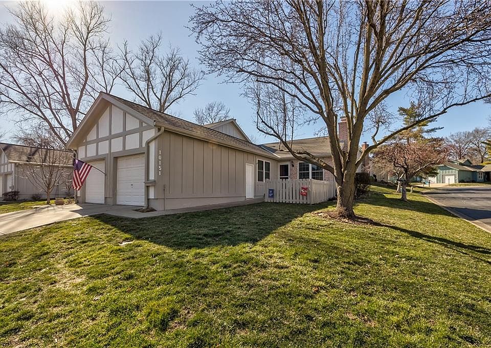 10151 Edelweiss Cir, Merriam, KS 66203 Zillow