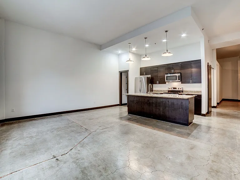 Vandever Lofts — Photo 40
