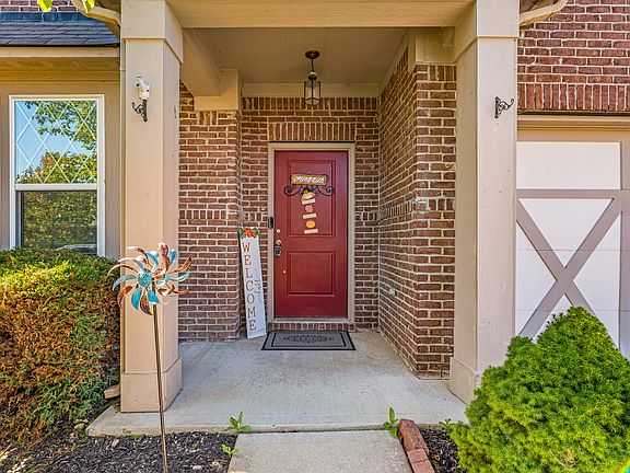 3rd image of 5594 Crump Ln