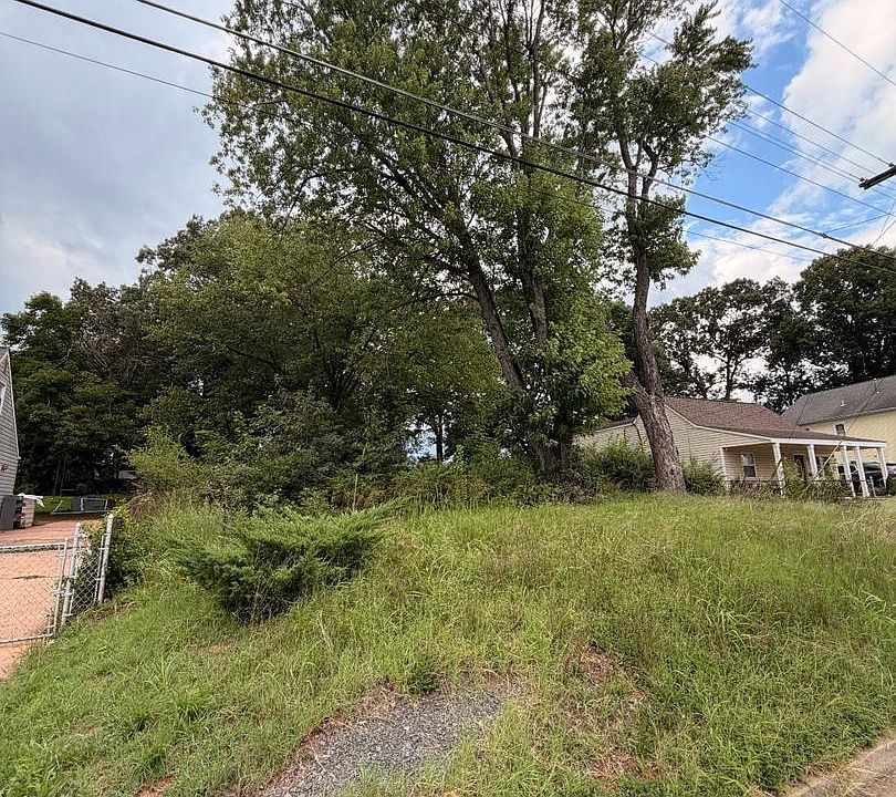 1st image of 276 Moseby Dr