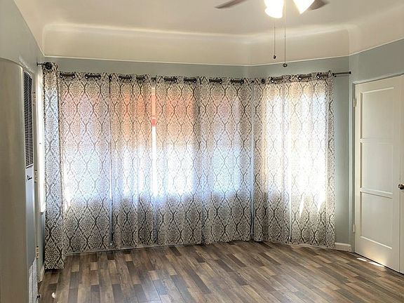5th image of 210 N Louise St #9716684