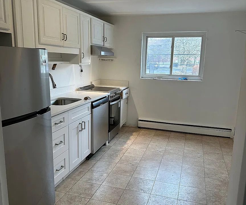 1st image of 30 Bryon Rd APT 1