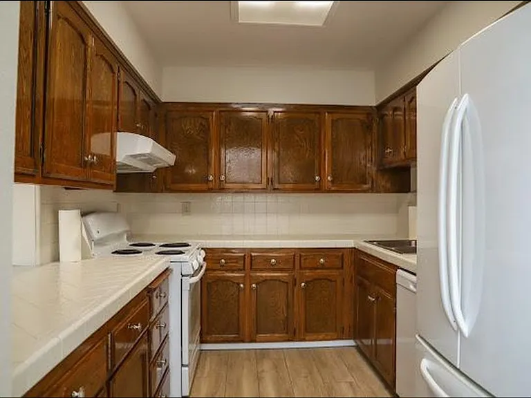 5312 N Colonial Ave #101 — Photo 4