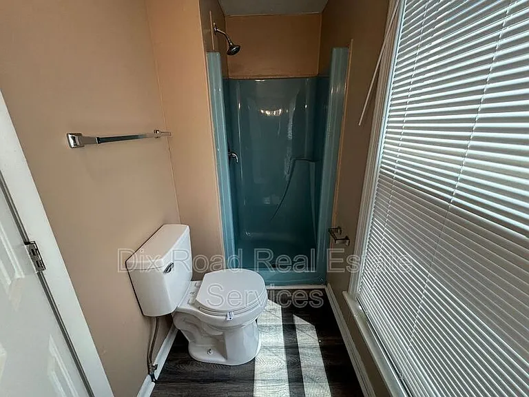 405 Moore St — Photo 13