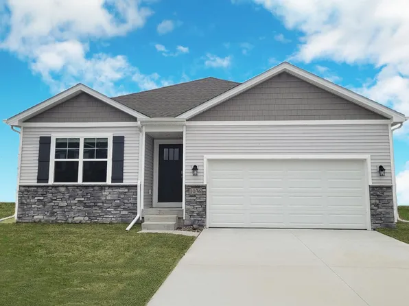 725 E Goldfinch Dr, Tiffin, IA 52340
