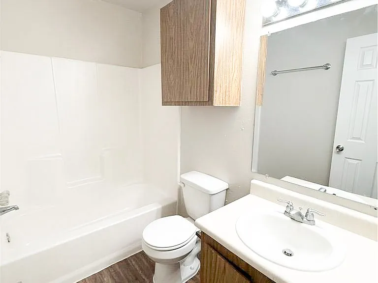 2402 Blanco Dr #B — Photo 9