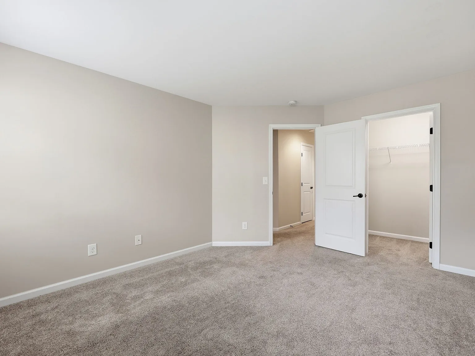 3 bed, 2.5 bath, 1750 sqft, $1,949 — Photo 3
