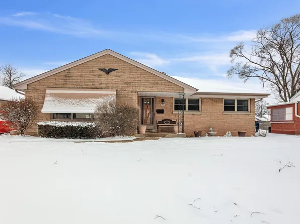 2841 South Aurene CIR, West Allis, WI 53227