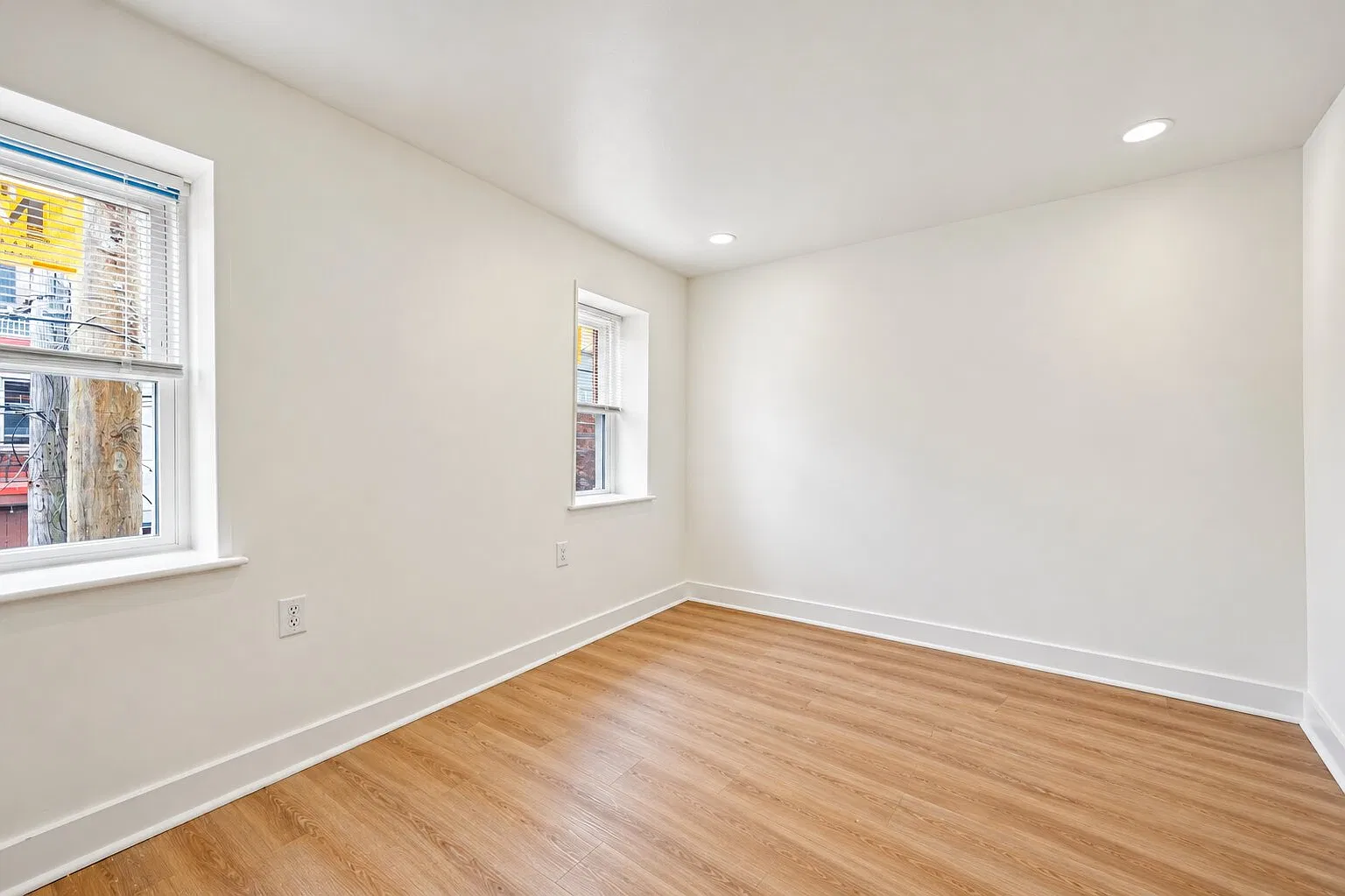 2 bed, 700 sqft, $1,700 — Photo 2
