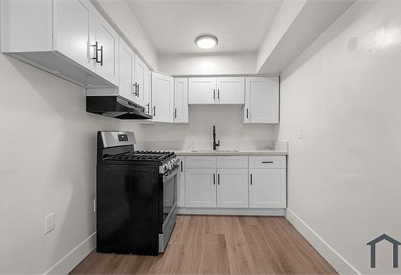 3rd image of 3212 W 60th St #5