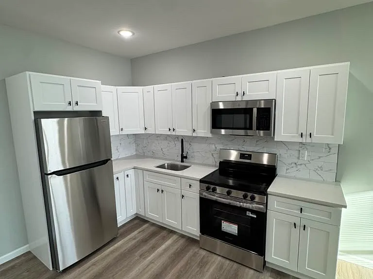22 Seeley St #202 — Photo 3