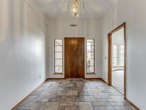 4th image of 1326 Alviola Ave