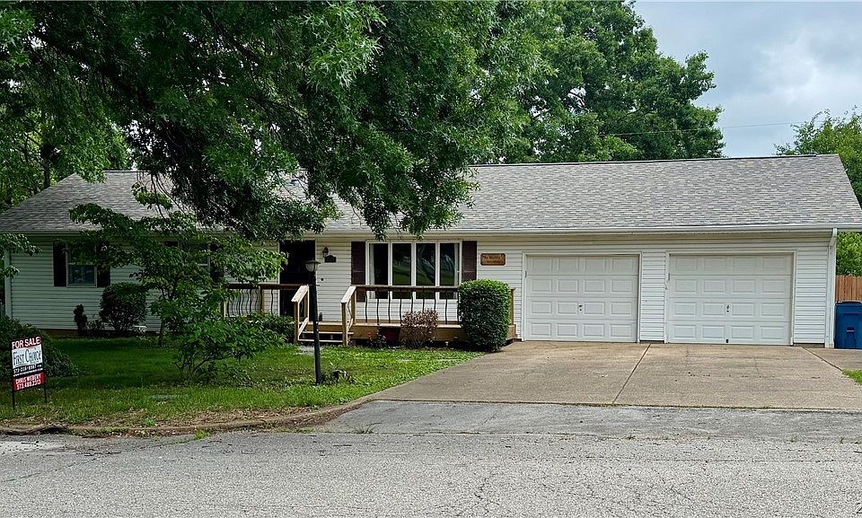 1st image of 1007 E Lawson Ave