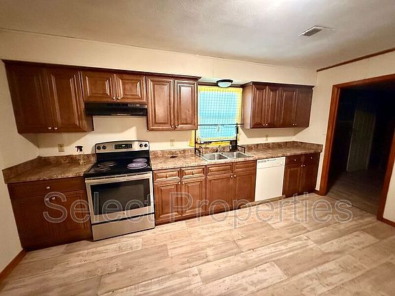 3rd image of 2103 Brazos St