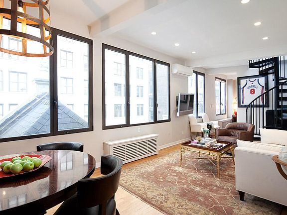 4th image of 23 E 10th St APT 809