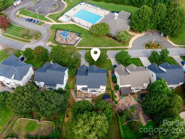 285 Montibello Dr, Mooresville, NC 28117