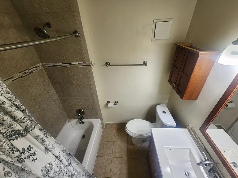 953 Randolph St NW #D — Photo 6