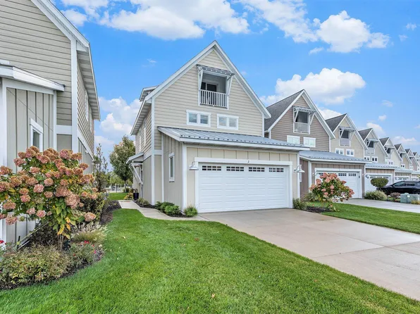 920 W Savidge St #2, Spring Lake, MI 49456