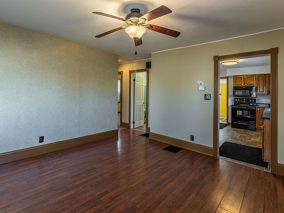 4th image of 716 N Lincoln Ave