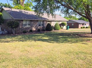 106 Lynnview Dr, Americus, GA 31709