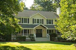 1st image of 136 Upper North Highland Place