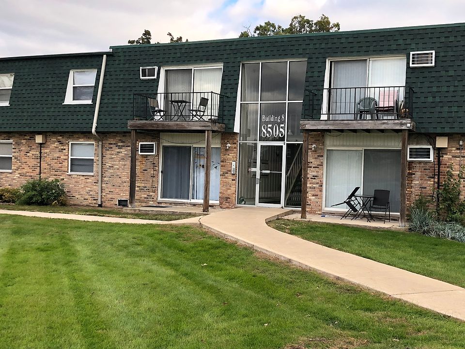 1st image of 8505 W 101st Ter APT 301