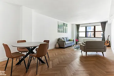 201 East 28th Street, #16G