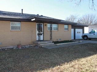 1003 Oak Ave, Panhandle, TX 79068