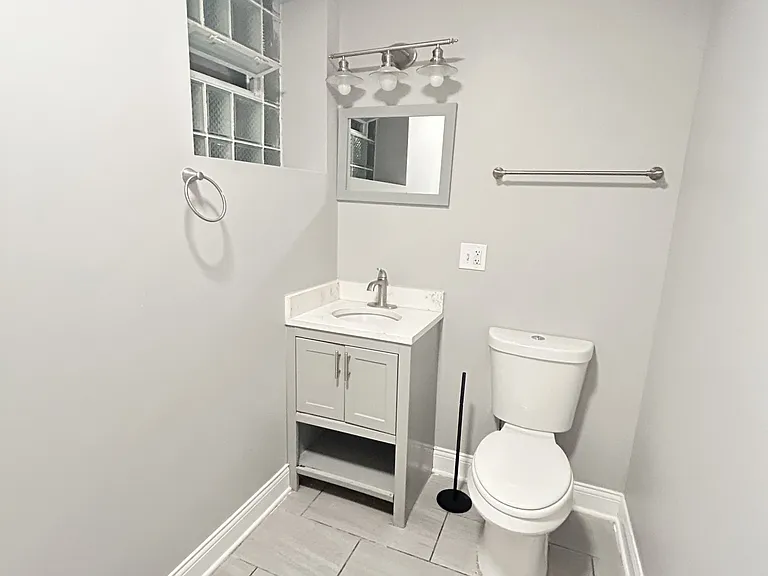 6954 S Yale Ave #11 — Photo 7