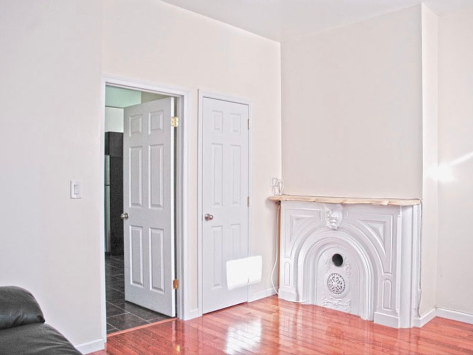 2nd image of 646 Manhattan Ave #3C