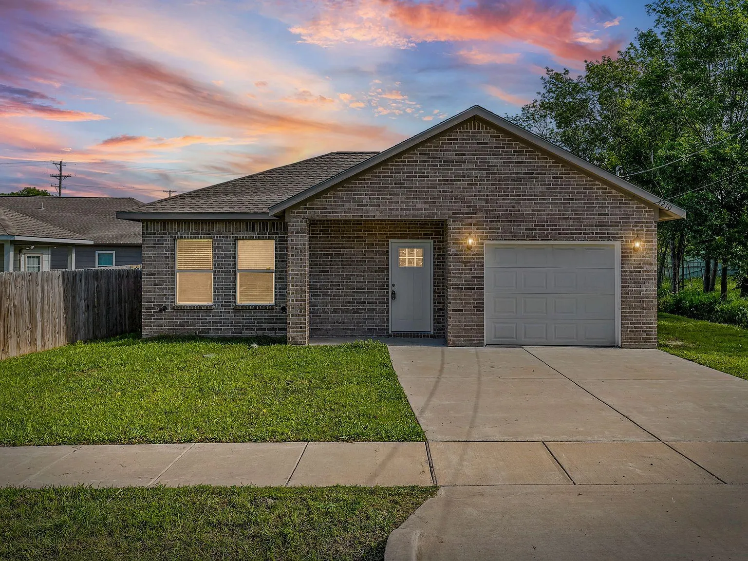 3 bed, 1454 sqft, $1,500 — Photo 2