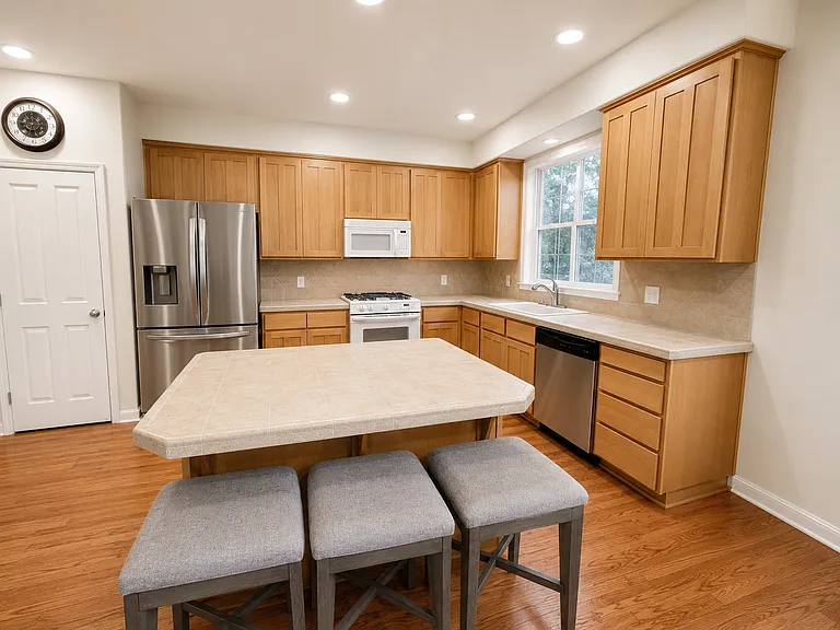 2228 SE Decade Ct — Photo 10