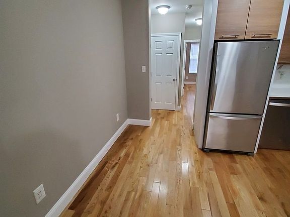 4th image of 2833 49th St #1
