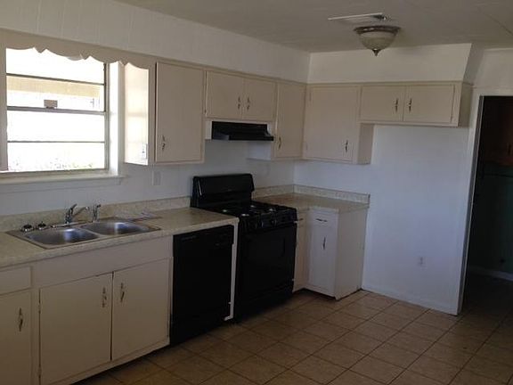 3rd image of 1732 Pace Blvd