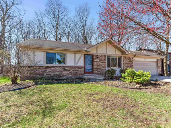 21867 Sunflower Rd, Novi, MI 48375
