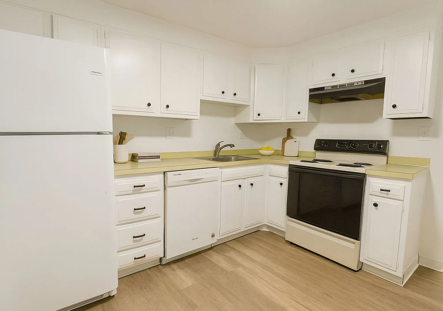 12121 W Nevada Dr — Photo 3