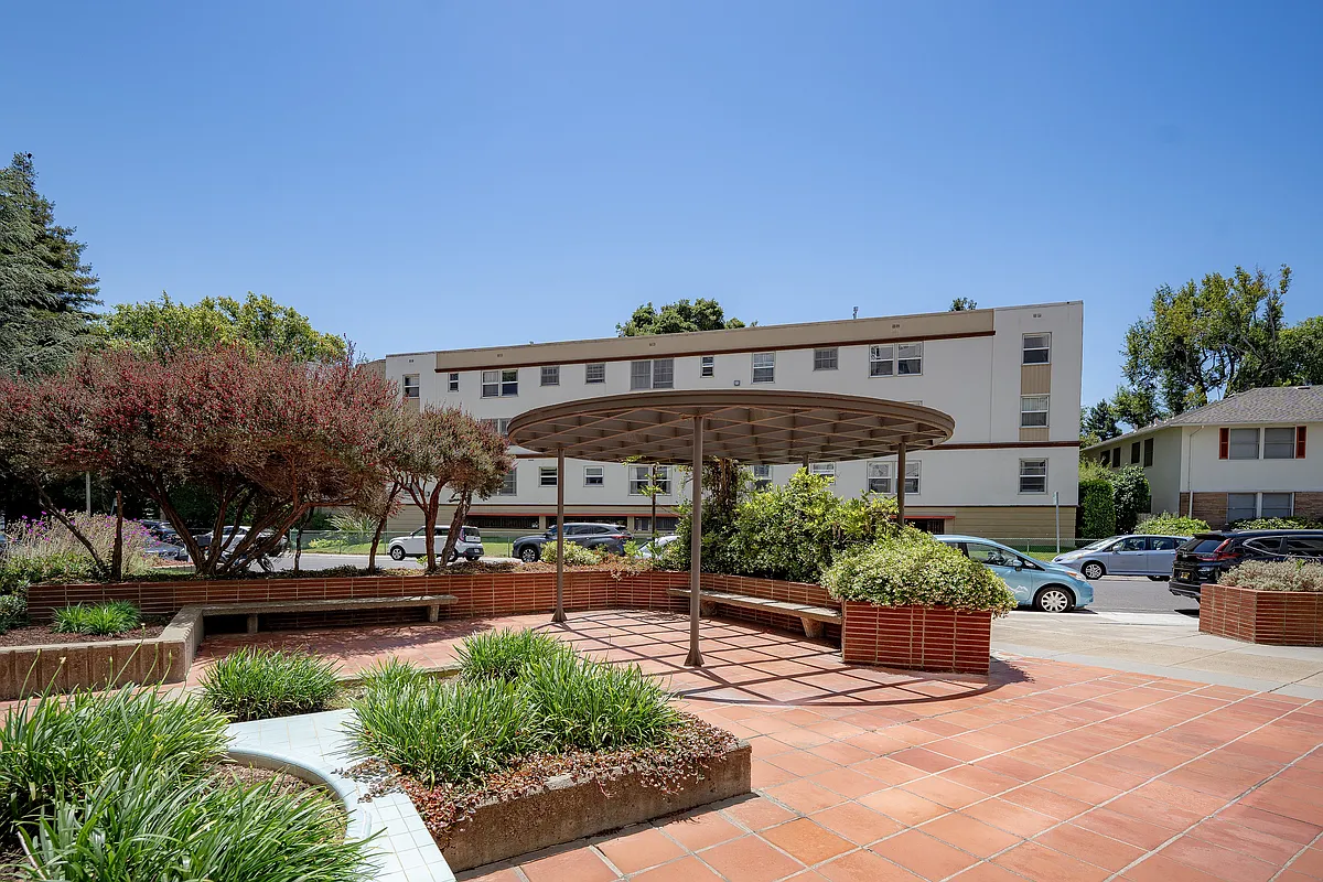 DeSabla EXT13 - De Sabla Apartments