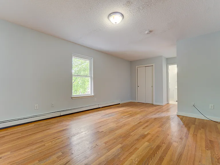 468 Mansfield St #8 — Photo 3