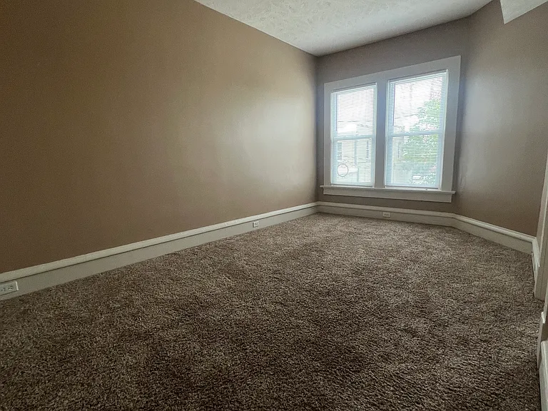 2614 Dewey Ave — Photo 5