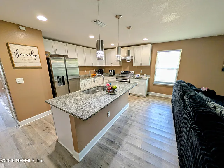 1380 Ottawa Ave — Photo 3