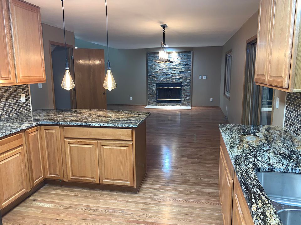 1st image of 8201 S Four Oaks Dr