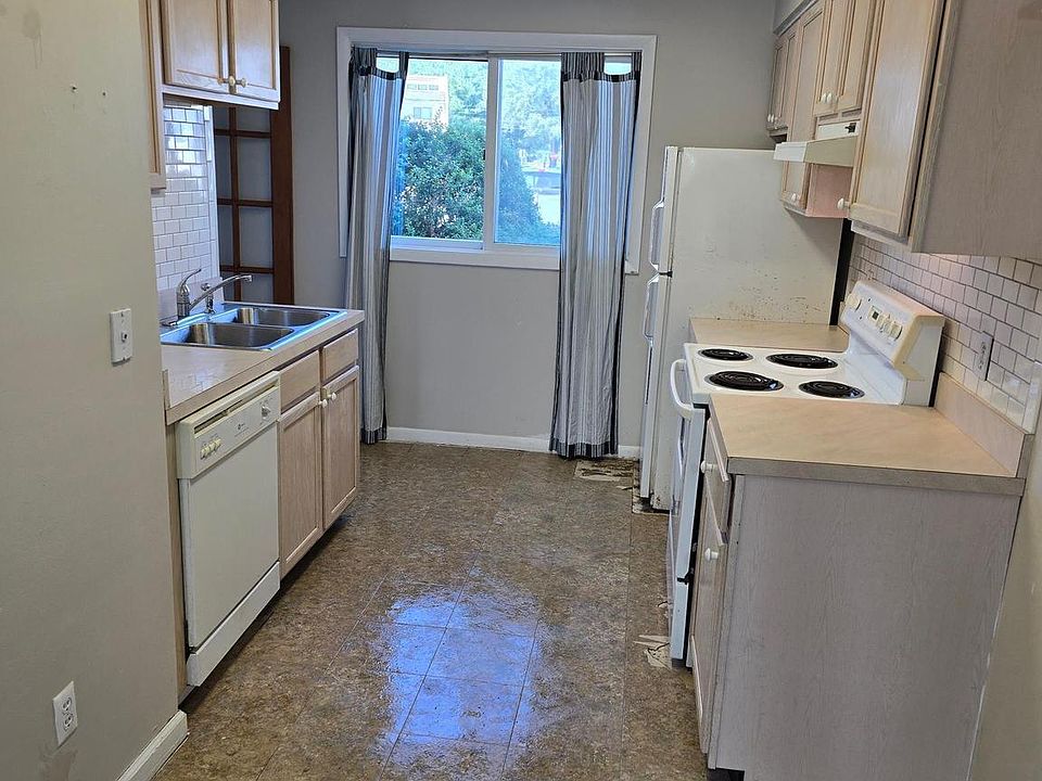1st image of 101 Houston Cir #101