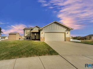 5908 W Valley View Cir, Sioux Falls, SD 57107