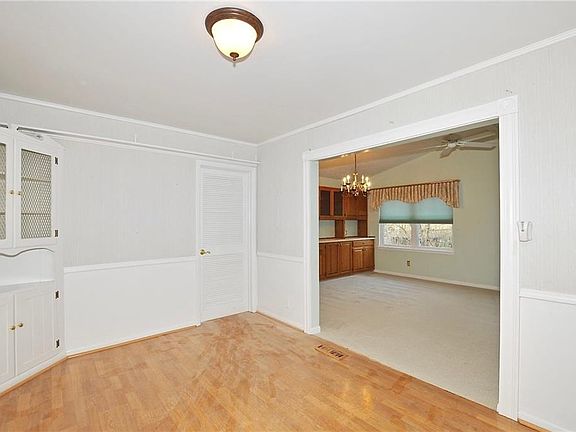 5th image of 3638 Lombardy Pl