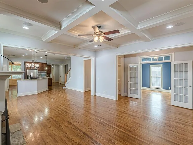 1645 Woodward Way — Photo 44