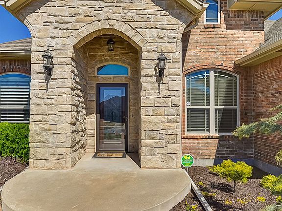 4th image of 2509 Se 10th Street