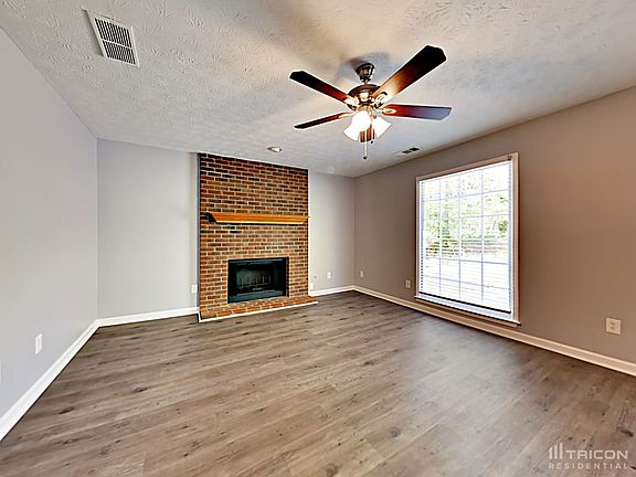 4th image of 2905 Emerson Lake Dr