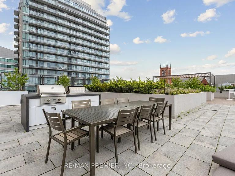 55 Duke St W #1709 — Photo 13